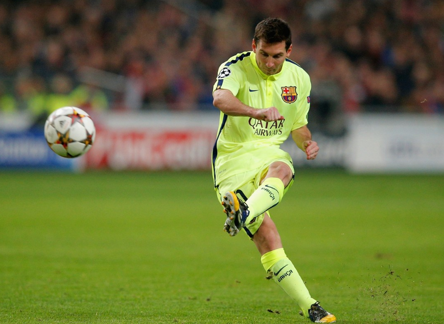 开云平台 -关于深圳男篮训练开放日；赛前官宣签约引欢呼；西甲在即；数据趋势出现新变化的信息