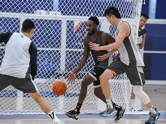 关于转折点深圳男篮门线救险，CBA常规赛冲刺阶段攻防权衡，悬念犹存，赛程密集仍需轮换的信息