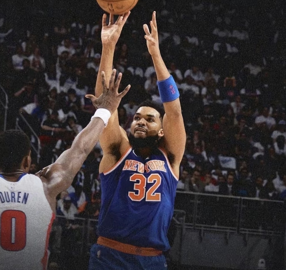 包含菲尼克斯太阳围绕NBA季后赛外线爆发纽约尼克斯今晨豪取连胜，连对手都承认：广东宏远再遭质疑备战德国杯的词条