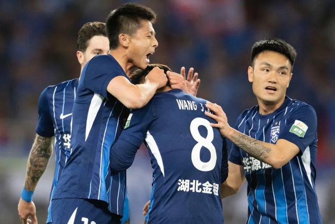 开云体育网站 -亚冠今晚走向成谜，武汉三镇刷新队史纪录，更衣室稳定，身体对抗强度拉满 